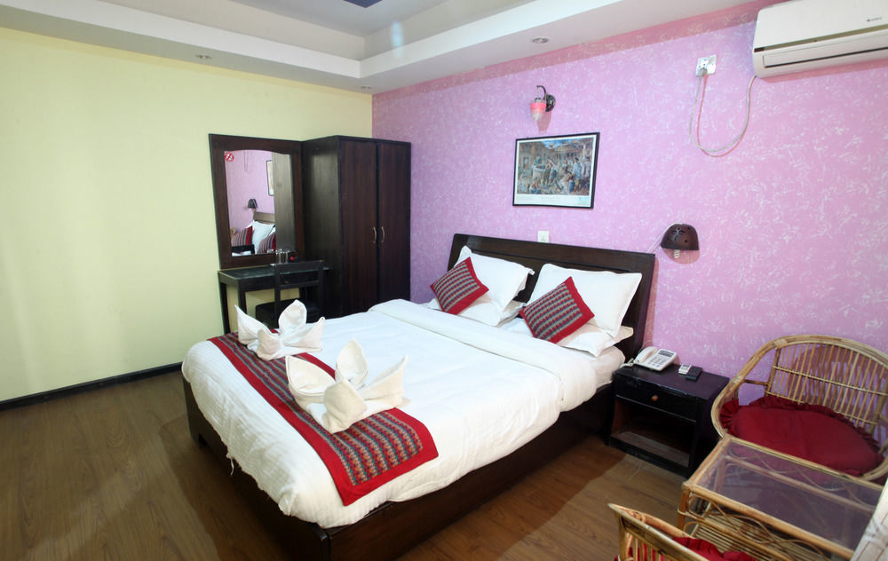 Oyo 153 Aster Hotel Nepal Катманду Екстериор снимка