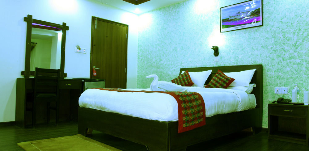Oyo 153 Aster Hotel Nepal Катманду Екстериор снимка