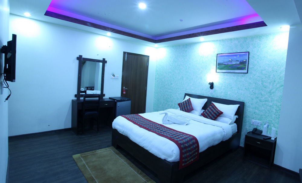 Oyo 153 Aster Hotel Nepal Катманду Екстериор снимка