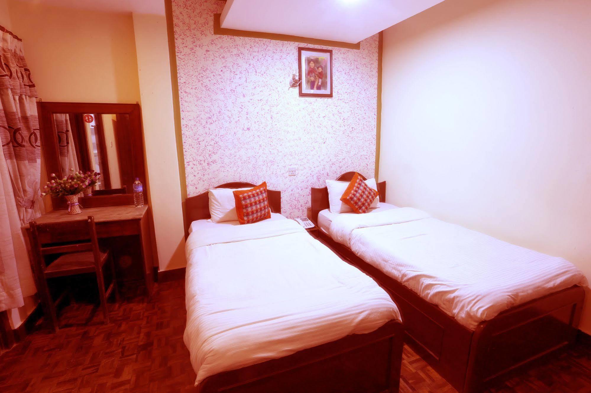 Oyo 153 Aster Hotel Nepal Катманду Екстериор снимка