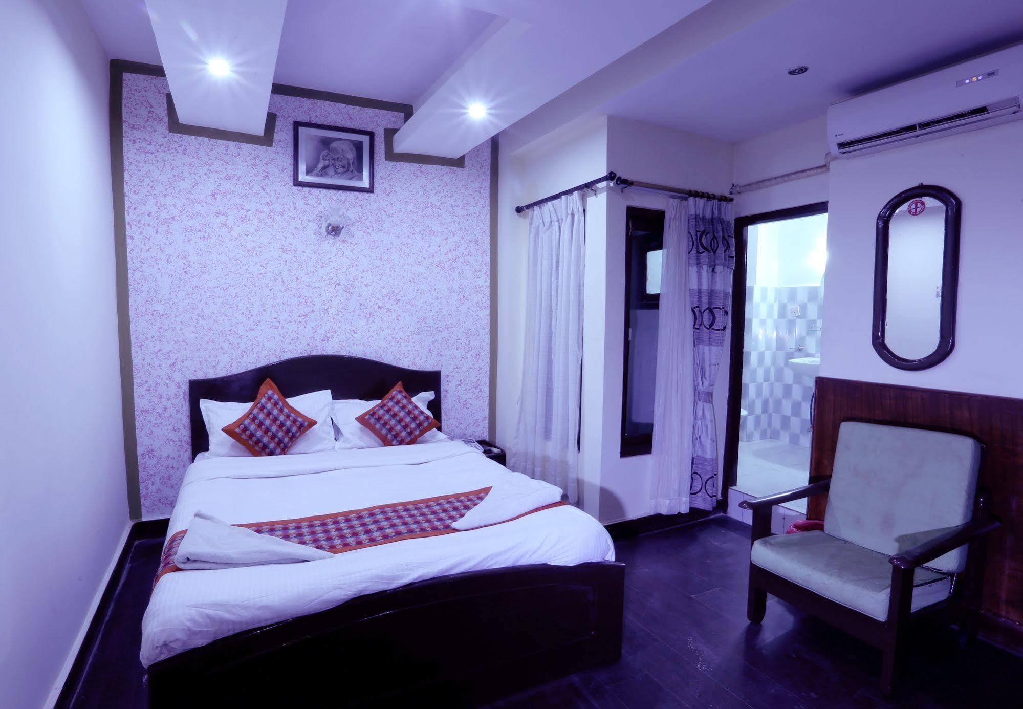 Oyo 153 Aster Hotel Nepal Катманду Екстериор снимка