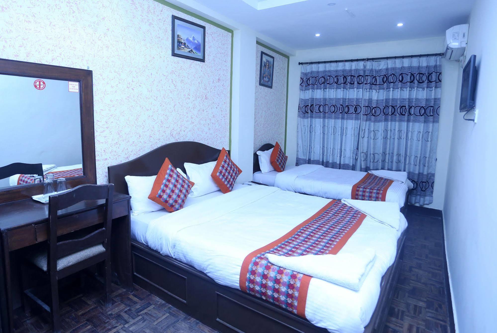 Oyo 153 Aster Hotel Nepal Катманду Екстериор снимка
