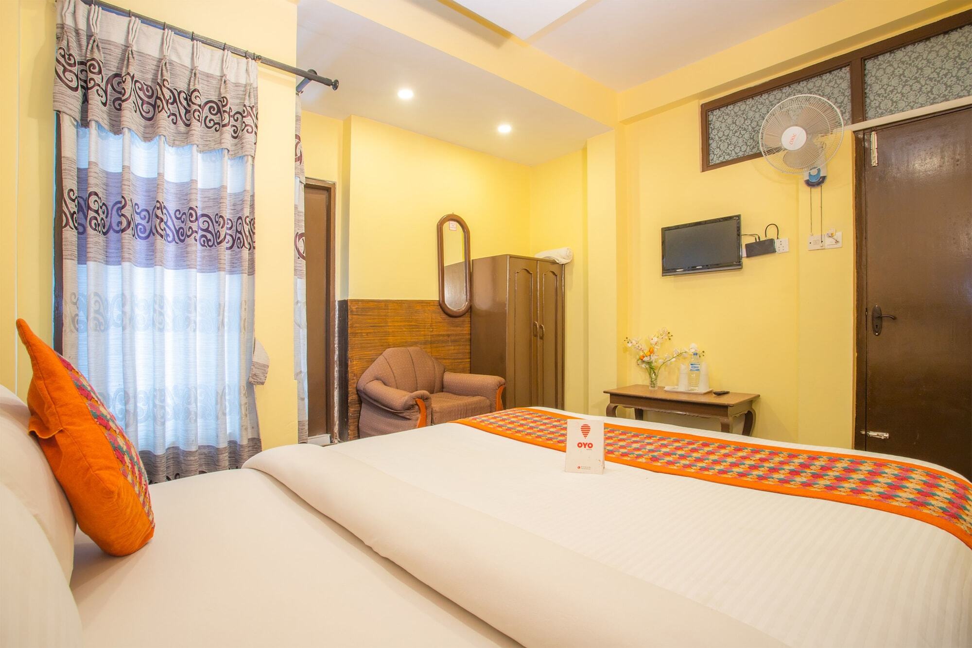 Oyo 153 Aster Hotel Nepal Катманду Екстериор снимка